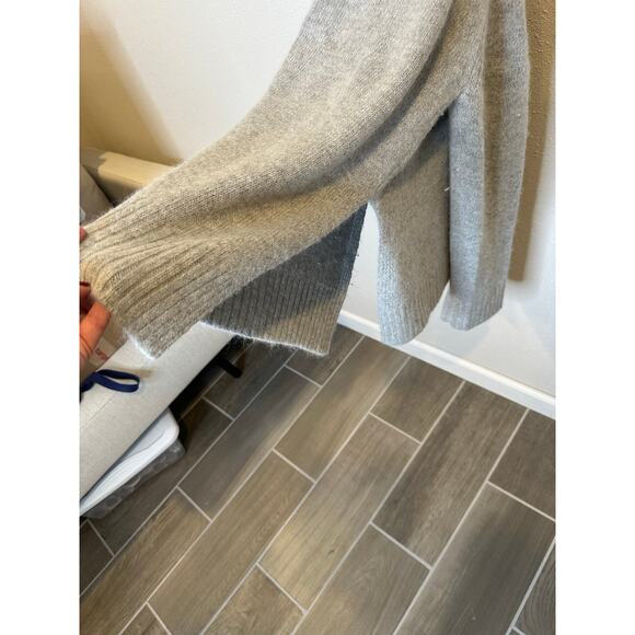 JOA cold‎ shoulder sweater -m - Picture 5 of 6